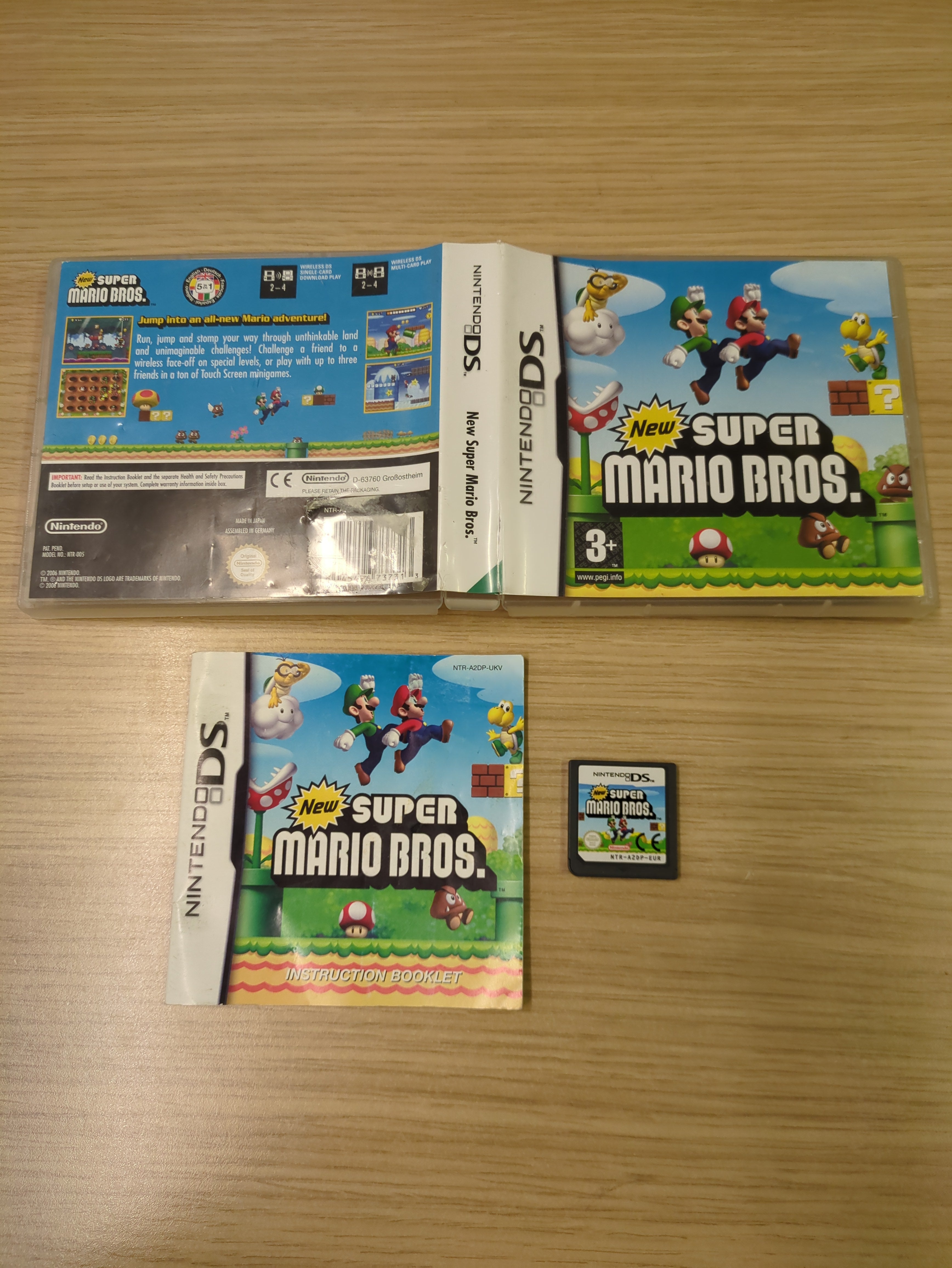 New Super Mario Bros. Nintendo DS game New Super Mario Bros. Nintendo DS game